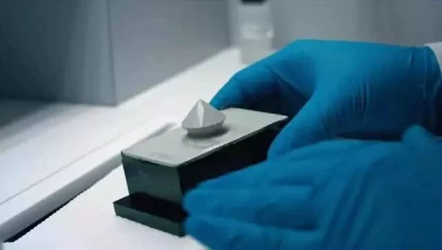 Kan 3D-printteknologi bruges i den løst laboratoriedyrkede diamantsmykkeindustri?
