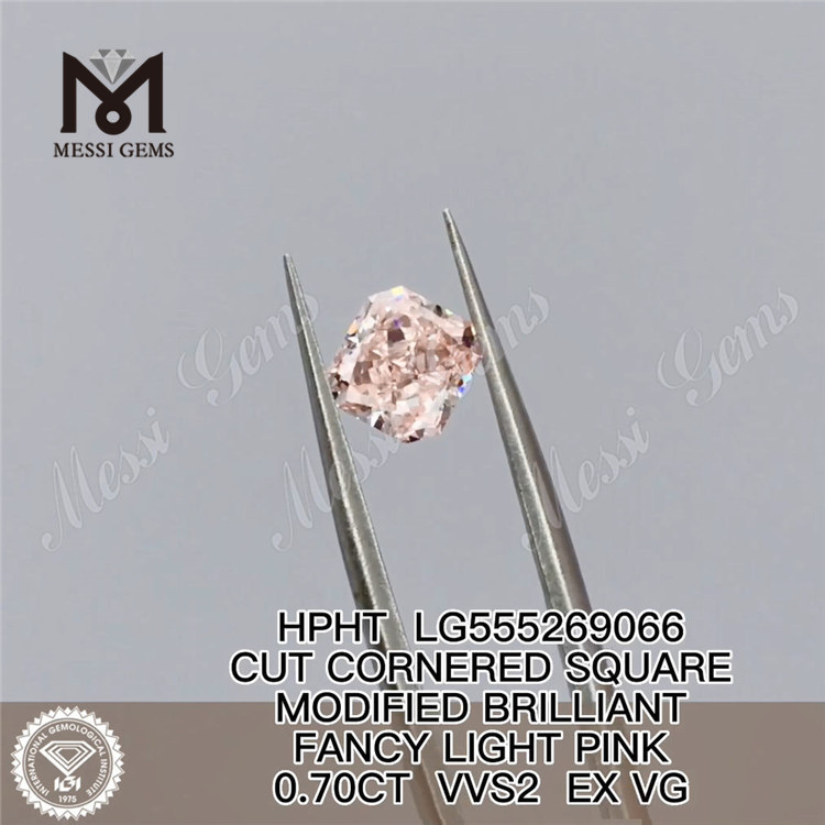 0,70CT HPHT SQUARE FANCY LYS PINK VVS2 EX VG laboratoriedyrket diamant LG555269066 