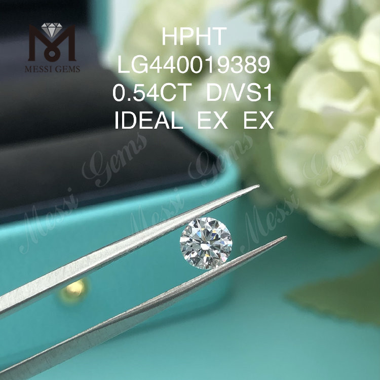 0,54 karat D VS1 runde BRILLIANT EX fremstillede diamanter til salg