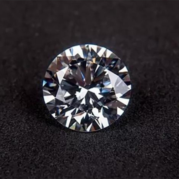 25% af amerikanske nygifte vælger at købe Lab-diamanter som forlovelsesringe