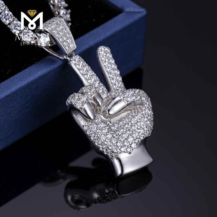 Brugerdefineret rapper V-halskæde Håndindstilling Sølv Moissanite afkølede kæder rigtig billige