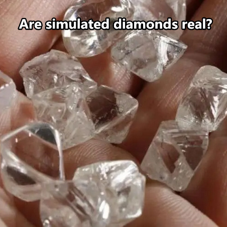 Er simulerede diamanter ægte?