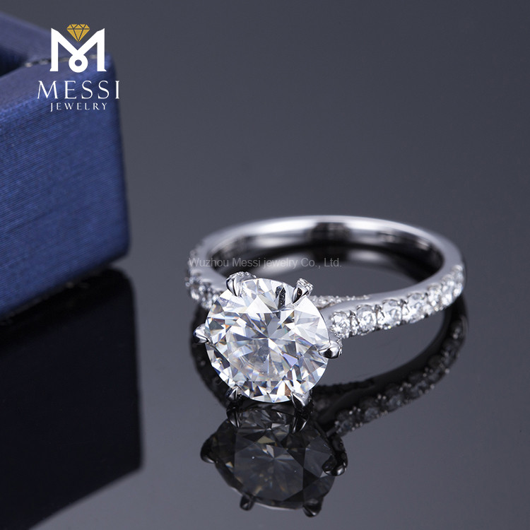 en karat moissanite ring